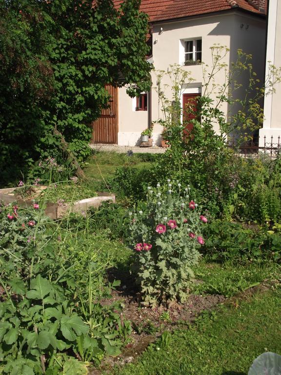 Historischer Pfarrhof Niederleierndorf Langquaid Exterior foto